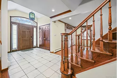 95 Oakdale Lane, East Hills, NY 11577 - Photo 4