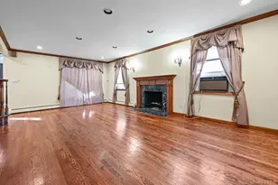 95 Oakdale Ln, East Hills, NY 11577 - Photo 8