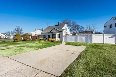 57 Pond Lane, Levittown, NY 11756 - Photo 20