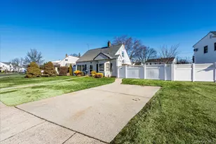 57 Pond Ln, Levittown, NY 11756 - Photo 20