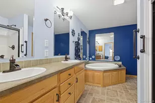 1661 Old Country Rd, Riverhead, NY 11901 - Photo 20