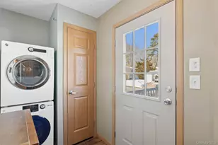 1661 Old Country Rd, Riverhead, NY 11901 - Photo 16