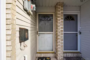 327 Willow Rd E, New York, NY 10314 - Photo 2