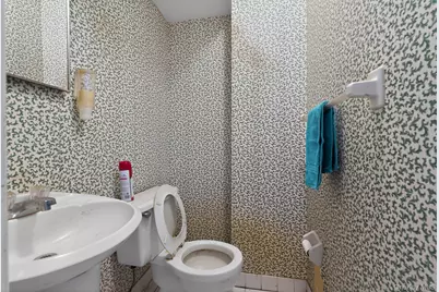 327 Willow Road E, New York, NY 10314 - Photo 20