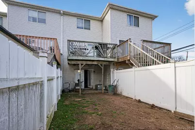 327 Willow Road E, New York, NY 10314 - Photo 4