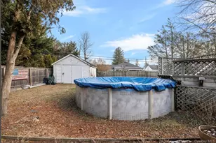 5 Cedar Ave, Farmingdale, NY 11735 - Photo 22