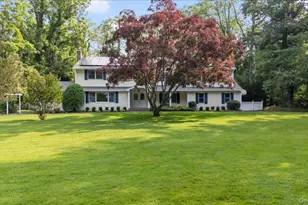 306 Southdown Rd, Lloyd Harbor, NY 11743 - Photo 2