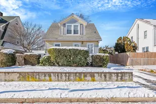 36 Frost Pond Rd, Glen Cove, NY 11542 - Photo 2