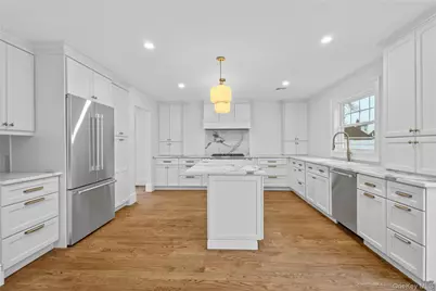 199 N Elm Street, Massapequa, NY 11758 - Photo 6
