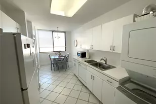 271-10 Grand Central Pkwy, Floral Park, NY 11005 - Photo 14