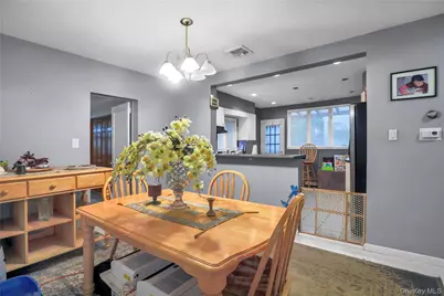 1763 E Berkshire Road, Merrick, NY 11566 - Photo 6