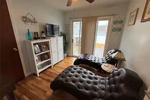 6 E Kissimee Rd, Lindenhurst, NY 11757 - Photo 12