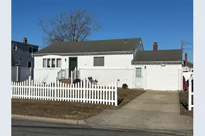 6 E Kissimee Road, Lindenhurst, NY 11757 - Photo 2