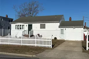 6 E Kissimee Rd, Lindenhurst, NY 11757 - Photo 2