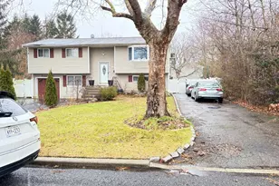 1454 Illinois Ave, Bay Shore, NY 11706 - Photo 2