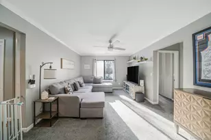 852 Skyline Dr, Coram, NY 11727 - Photo 4