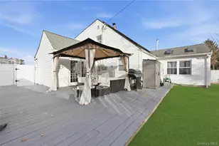 54 Morning Glory Rd, Levittown, NY 11756 - Photo 16