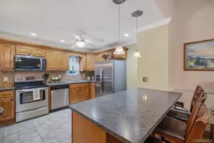 7 Poinsetta Ave, Middle Island, NY 11953 - Photo 8