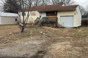 743 Hoffman Ave, Bellport, NY 11713 - Photo 2