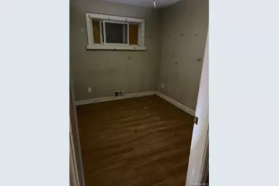 743 Hoffman Avenue, Bellport, NY 11713 - Photo 12