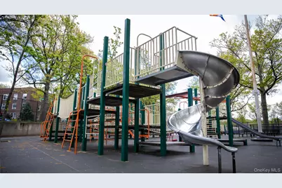 141-37 Union Turnpike #2-O, Flushing, NY 11367 - Photo 16