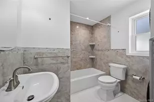 108 La Rue Dr, Huntington, NY 11743 - Photo 12