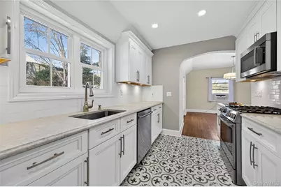 108 La Rue Drive, Huntington, NY 11743 - Photo 10