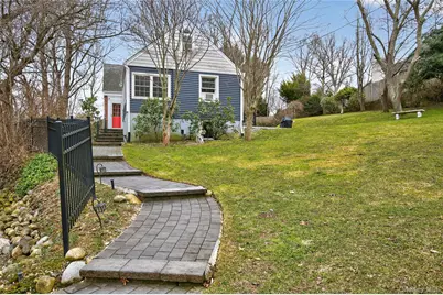 108 La Rue Drive, Huntington, NY 11743 - Photo 2