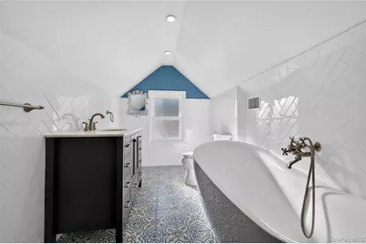 108 La Rue Drive, Huntington, NY 11743 - Photo 24