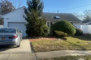 39 Laurel Hill Dr, Valley Stream, NY 11581 - Photo 1