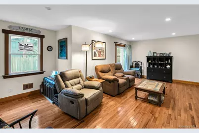 8 Ocean Avenue, Hampton Bays, NY 11946 - Photo 12