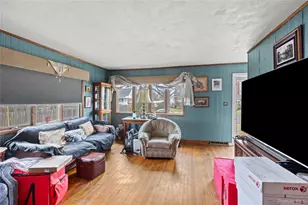 2340 Devon St, East Meadow, NY 11554 - Photo 6