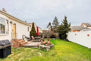 2340 Devon St, East Meadow, NY 11554 - Photo 28