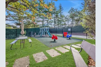 80 Northgate Circle, Melville, NY 11747 - Photo 22