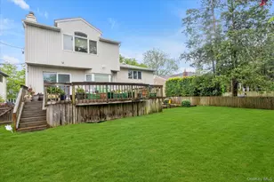 1055 Cedarhurst St, Woodmere, NY 11581 - Photo 26