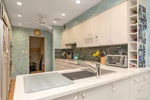 1055 Cedarhurst St, Woodmere, NY 11581 - Photo 8