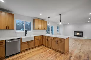 37 Locust Ave S, Medford, NY 11763 - Photo 8