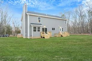 37 Locust Ave S, Medford, NY 11763 - Photo 32