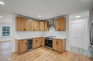 37 Locust Ave S, Medford, NY 11763 - Photo 6