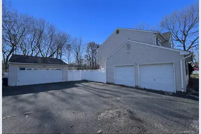 2 Daylilly Court, Middle Island, NY 11953 - Photo 2