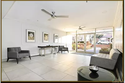 15 Hill Park Avenue #1-L, Great Neck, NY 11021 - Photo 4