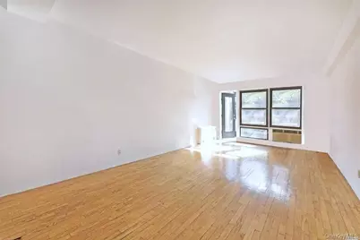 15 Hill Park Avenue #1-L, Great Neck, NY 11021 - Photo 6