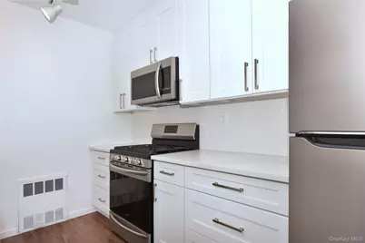 15 Hill Park Avenue #1-L, Great Neck, NY 11021 - Photo 20