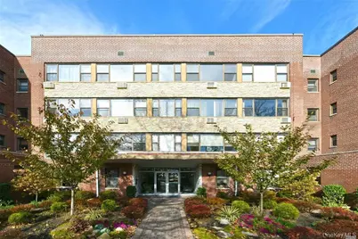 15 Hill Park Avenue #1-L, Great Neck, NY 11021 - Photo 2