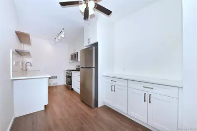 15 Hill Park Avenue #1-L, Great Neck, NY 11021 - Photo 10