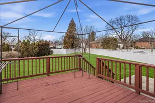 2493 Lloyd Ct, North Bellmore, NY 11710 - Photo 18