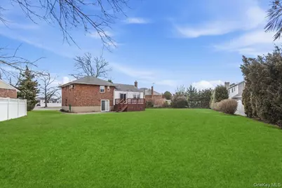 2493 Lloyd Court, North Bellmore, NY 11710 - Photo 20