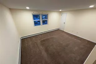 385 West Dr, Copiague, NY 11726 - Photo 4