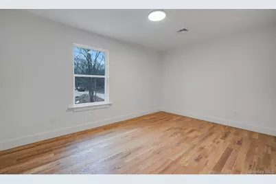 39 Locust Avenue S, Medford, NY 11763 - Photo 24