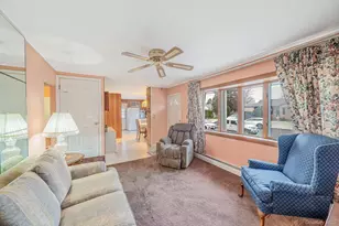 81 Hale St, Brentwood, NY 11717 - Photo 6